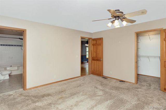 7653 Chase Lake Road, Fowlerville, MI 48836