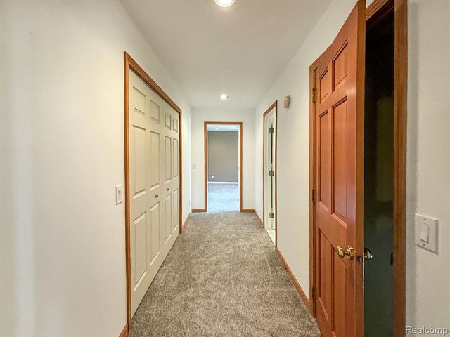 7653 Chase Lake Road, Fowlerville, MI 48836