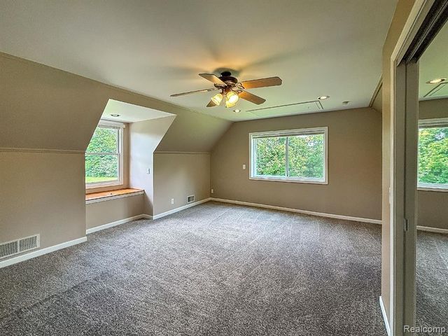 7653 Chase Lake Road, Fowlerville, MI 48836