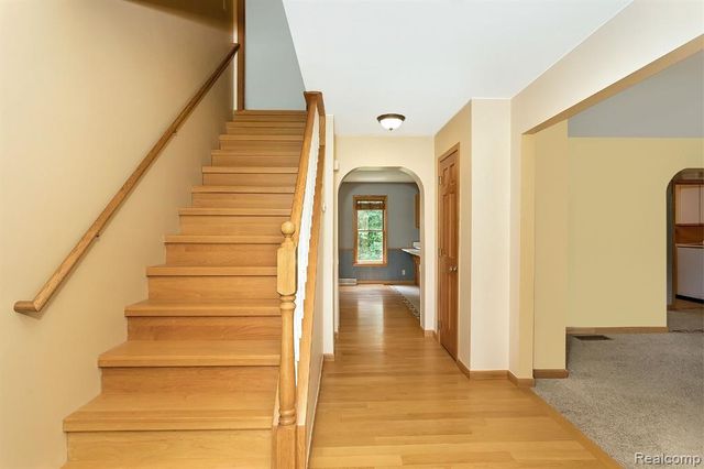 7653 Chase Lake Road, Fowlerville, MI 48836