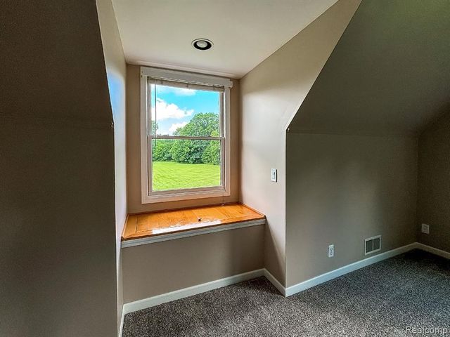 7653 Chase Lake Road, Fowlerville, MI 48836