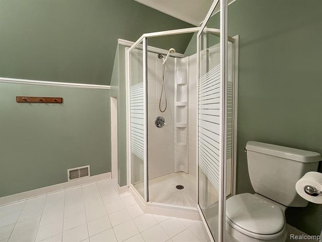 7653 Chase Lake Road, Fowlerville, MI 48836