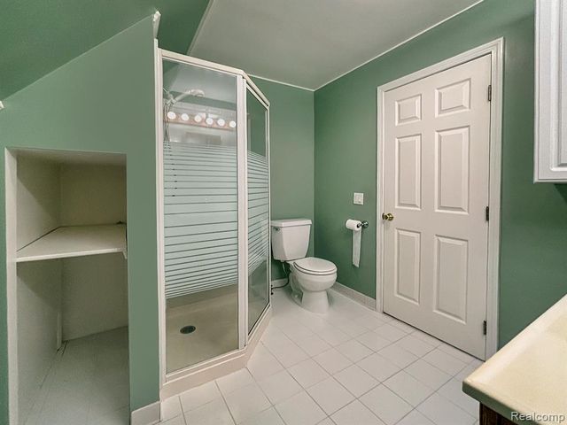 7653 Chase Lake Road, Fowlerville, MI 48836