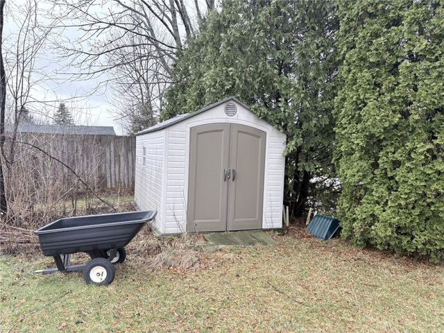 5764 Clover Meadow Lane, Farmington, NY 14425