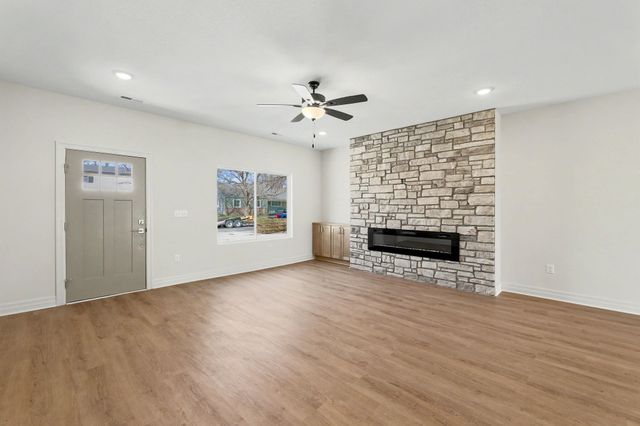 600 S Trotter, Maize, KS 67101