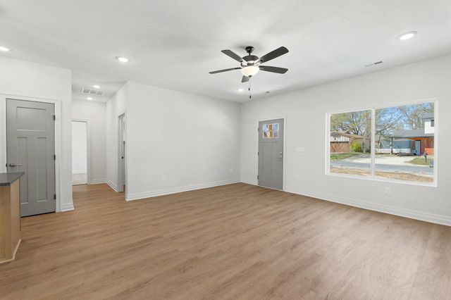 600 S Trotter, Maize, KS 67101