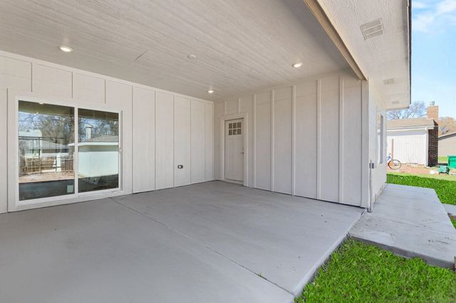 600 S Trotter, Maize, KS 67101