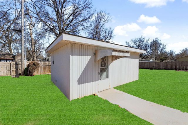 600 S Trotter, Maize, KS 67101