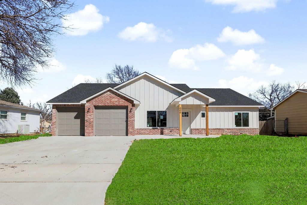 600 S Trotter, Maize, KS 67101