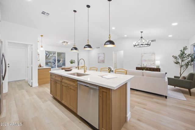 6401 W IRONWOOD Drive, Glendale, AZ 85302