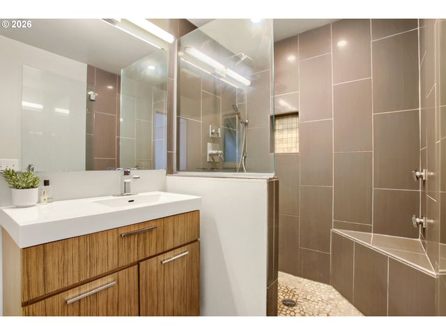 6255 Sw OLD SCHOLLS FERRY Rd, Portland, OR 97223