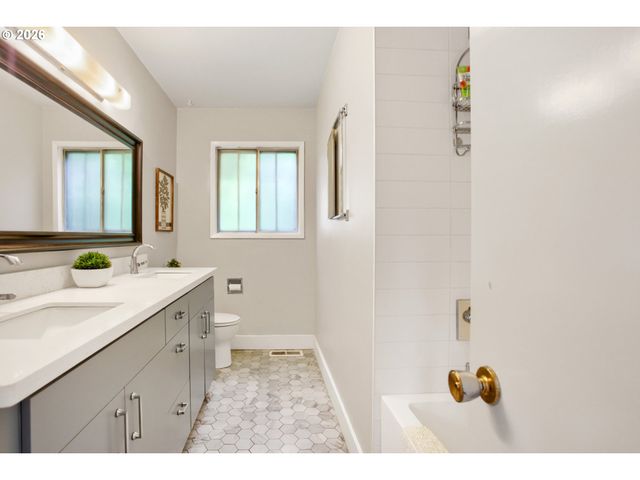 6255 Sw OLD SCHOLLS FERRY Rd, Portland, OR 97223
