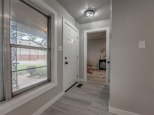 2016 W Noble Avenue, Guthrie, OK 73044