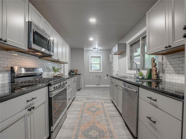 2016 W Noble Avenue, Guthrie, OK 73044
