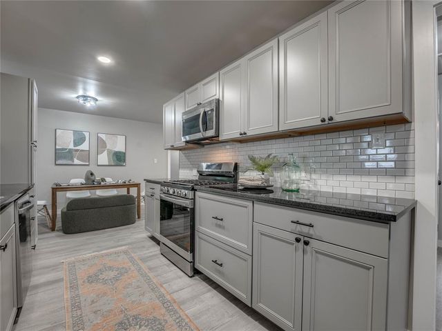 2016 W Noble Avenue, Guthrie, OK 73044