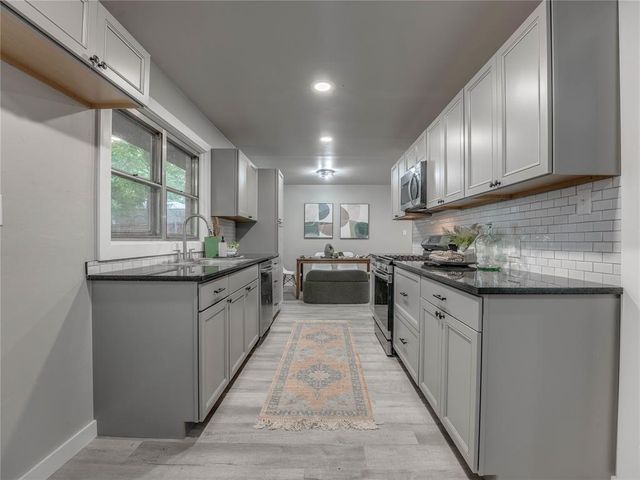 2016 W Noble Avenue, Guthrie, OK 73044