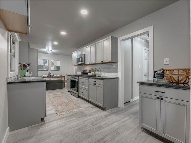 2016 W Noble Avenue, Guthrie, OK 73044