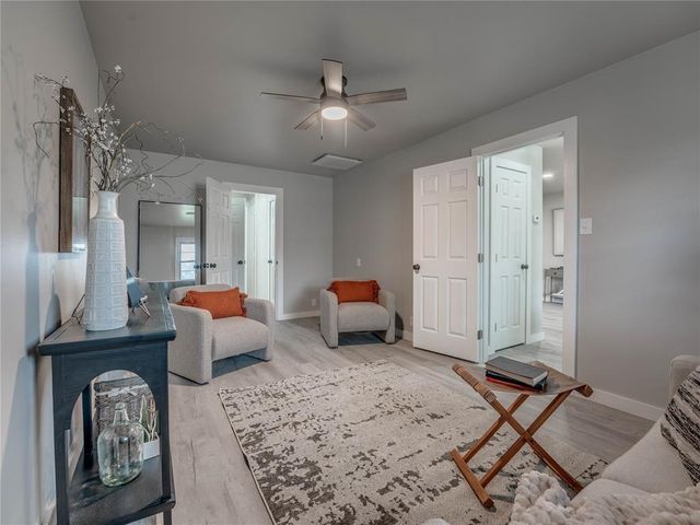 2016 W Noble Avenue, Guthrie, OK 73044