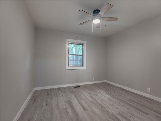 2016 W Noble Avenue, Guthrie, OK 73044