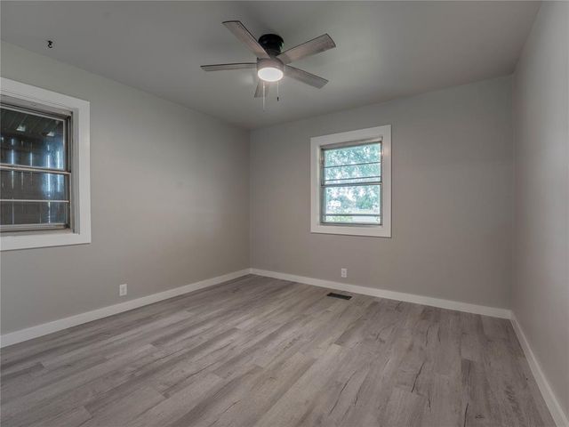 2016 W Noble Avenue, Guthrie, OK 73044