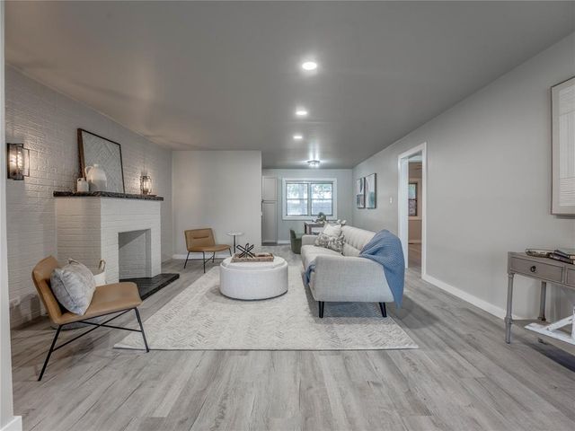 2016 W Noble Avenue, Guthrie, OK 73044