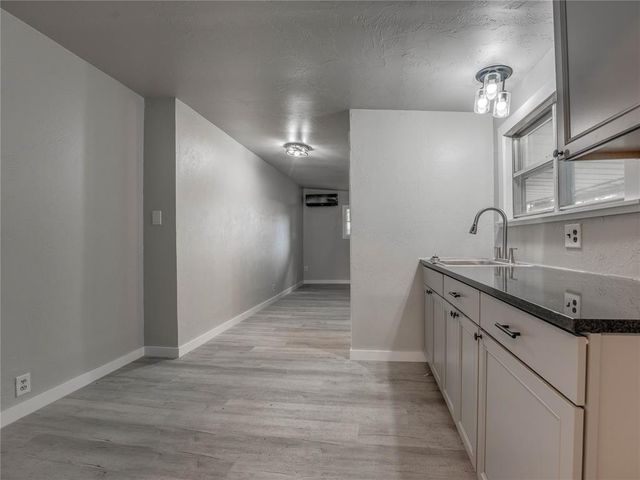 2016 W Noble Avenue, Guthrie, OK 73044
