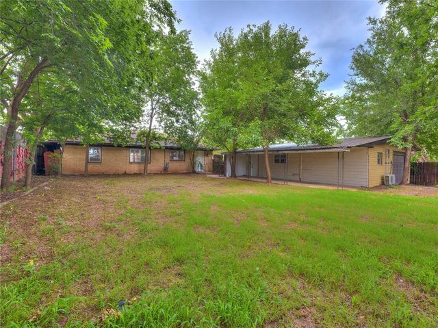 2016 W Noble Avenue, Guthrie, OK 73044