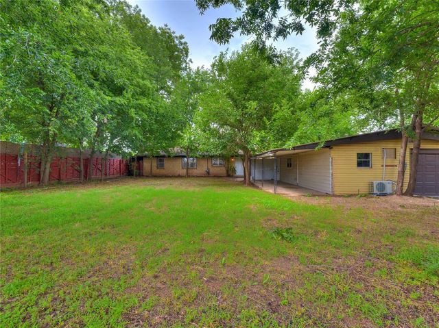 2016 W Noble Avenue, Guthrie, OK 73044