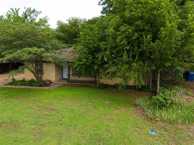 2016 W Noble Avenue, Guthrie, OK 73044