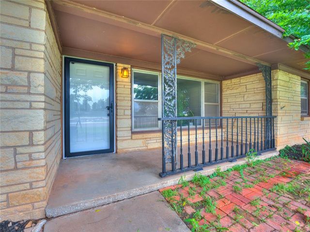 2016 W Noble Avenue, Guthrie, OK 73044