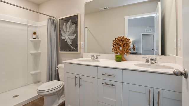 2240 SE Morningdew Drive, West Des Moines, IA 50265