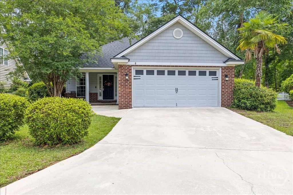 Image 1 of property listing at 85 Oak Ridge Circle, Richmond Hill, GA 31324