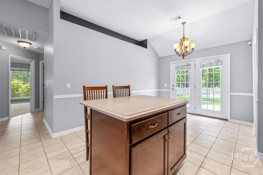 Image 13 of property listing at 85 Oak Ridge Circle, Richmond Hill, GA 31324