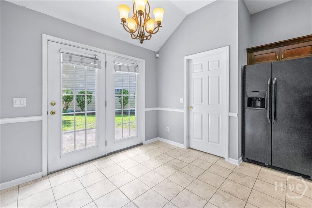 Image 14 of property listing at 85 Oak Ridge Circle, Richmond Hill, GA 31324