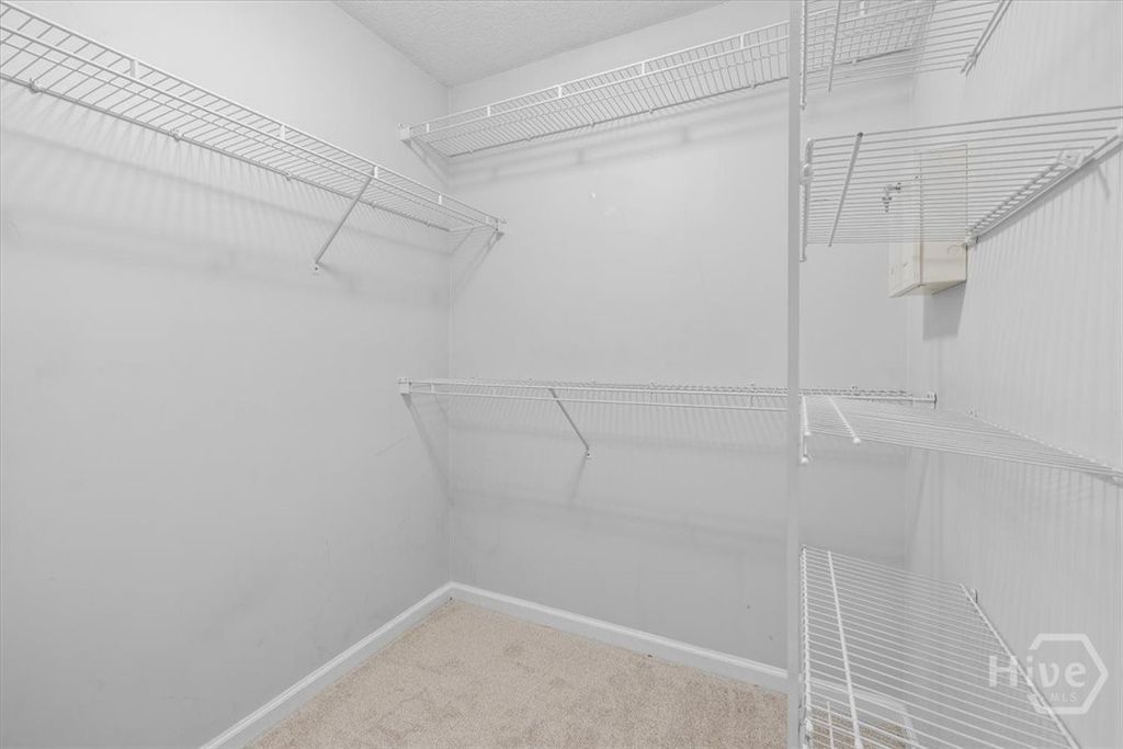 Image 20 of property listing at 85 Oak Ridge Circle, Richmond Hill, GA 31324