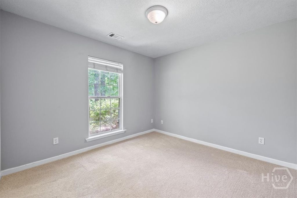 Image 23 of property listing at 85 Oak Ridge Circle, Richmond Hill, GA 31324