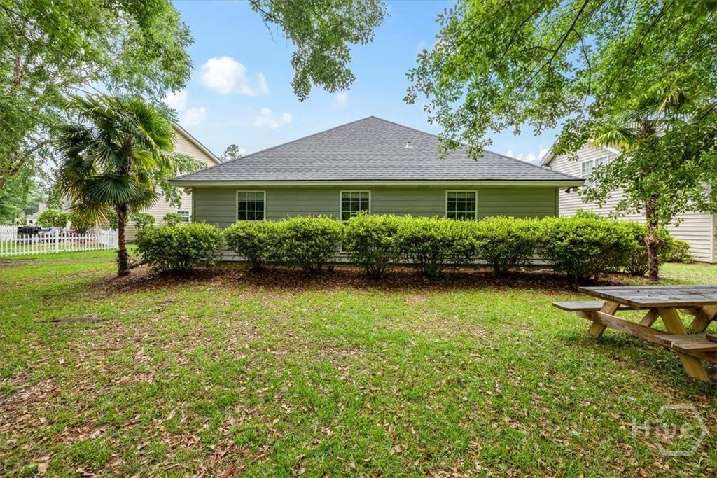 Image 28 of property listing at 85 Oak Ridge Circle, Richmond Hill, GA 31324