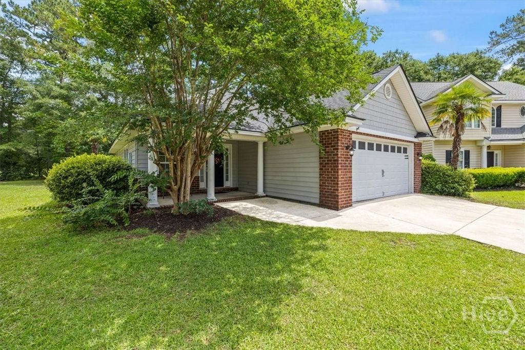 Image 3 of property listing at 85 Oak Ridge Circle, Richmond Hill, GA 31324