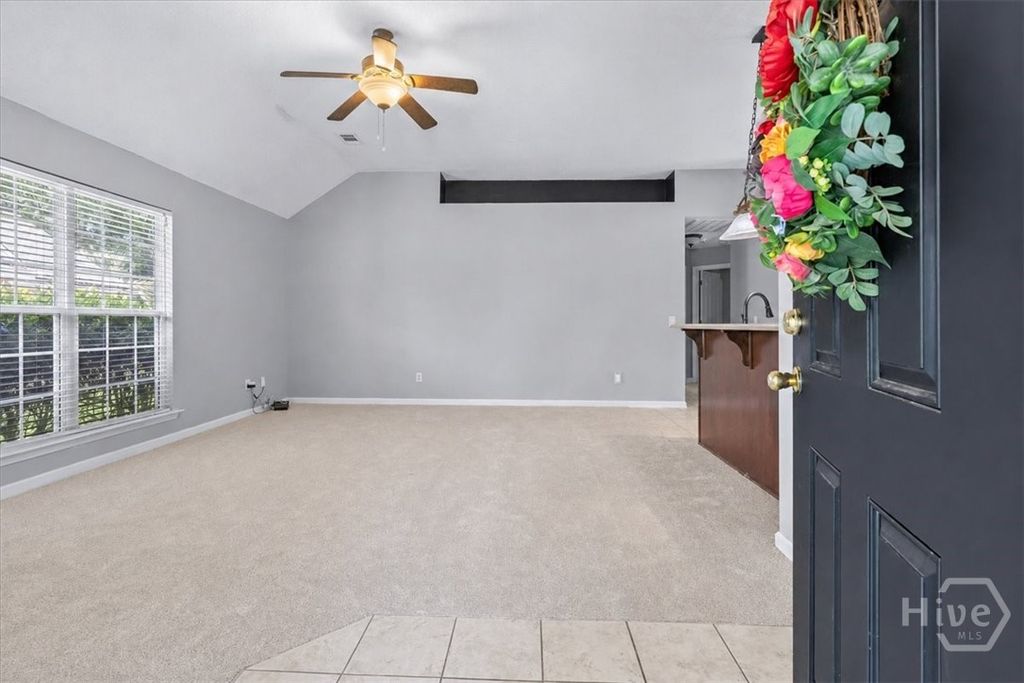 Image 5 of property listing at 85 Oak Ridge Circle, Richmond Hill, GA 31324