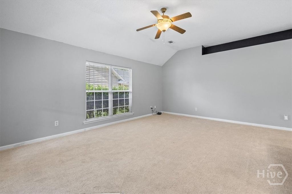 Image 6 of property listing at 85 Oak Ridge Circle, Richmond Hill, GA 31324