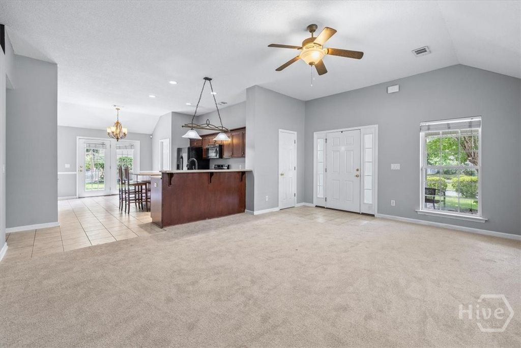 Image 8 of property listing at 85 Oak Ridge Circle, Richmond Hill, GA 31324