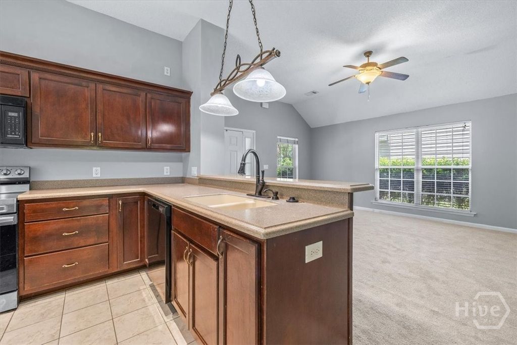 Image 9 of property listing at 85 Oak Ridge Circle, Richmond Hill, GA 31324