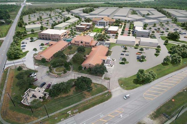 12102 Wild Bend Drive, Mont Belvieu, TX 77523