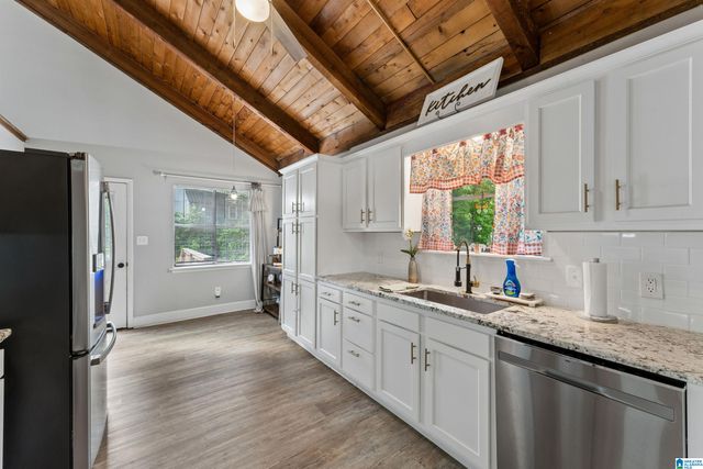 1031 KINGS FOREST DRIVE, Leeds, AL 35094