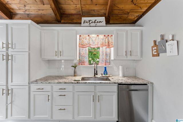 1031 KINGS FOREST DRIVE, Leeds, AL 35094