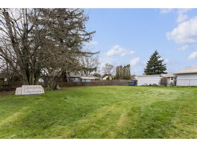 9477 Se MALONEY Pl, Happy Valley, OR 97086