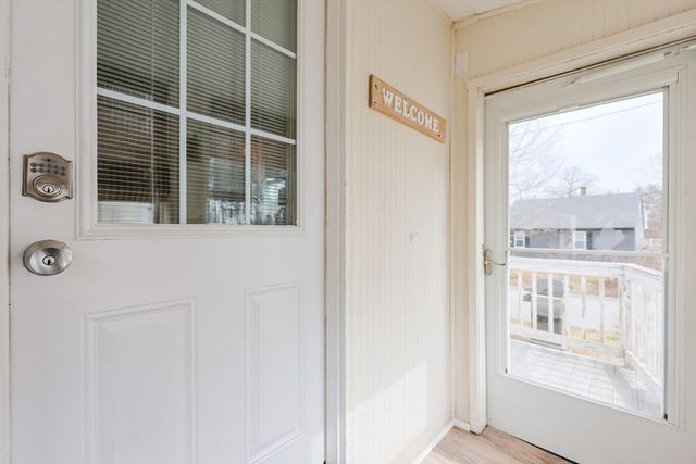 179 Lakeview Ave, Tyngsborough, MA 01879