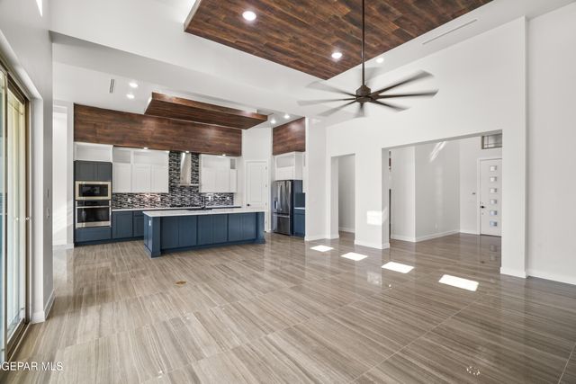 360 RIO DE JAZMIN Circle, El Paso, TX 79932