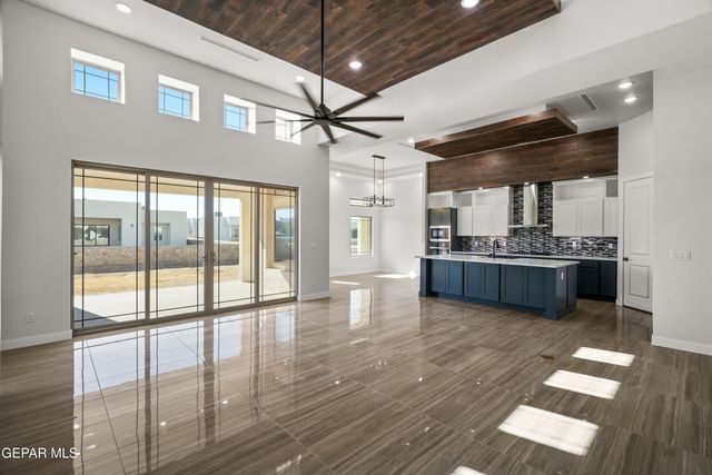 360 RIO DE JAZMIN Circle, El Paso, TX 79932