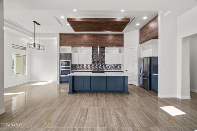 360 RIO DE JAZMIN Circle, El Paso, TX 79932